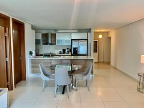 Apartemen | 2 kamar tidur dan internet