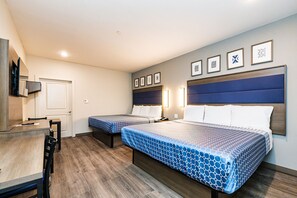 Deluxe Double Room | Desk, laptop workspace, free WiFi