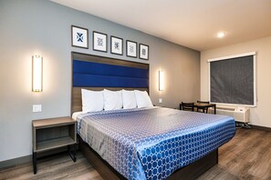 Deluxe Single Room | Desk, laptop workspace, free WiFi