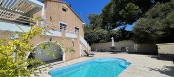 3 to 5 bedroom house with pool, côte bleue