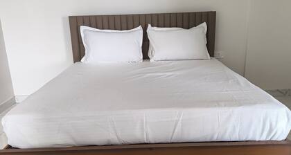 LUSHVISTAS Serviced Apartment