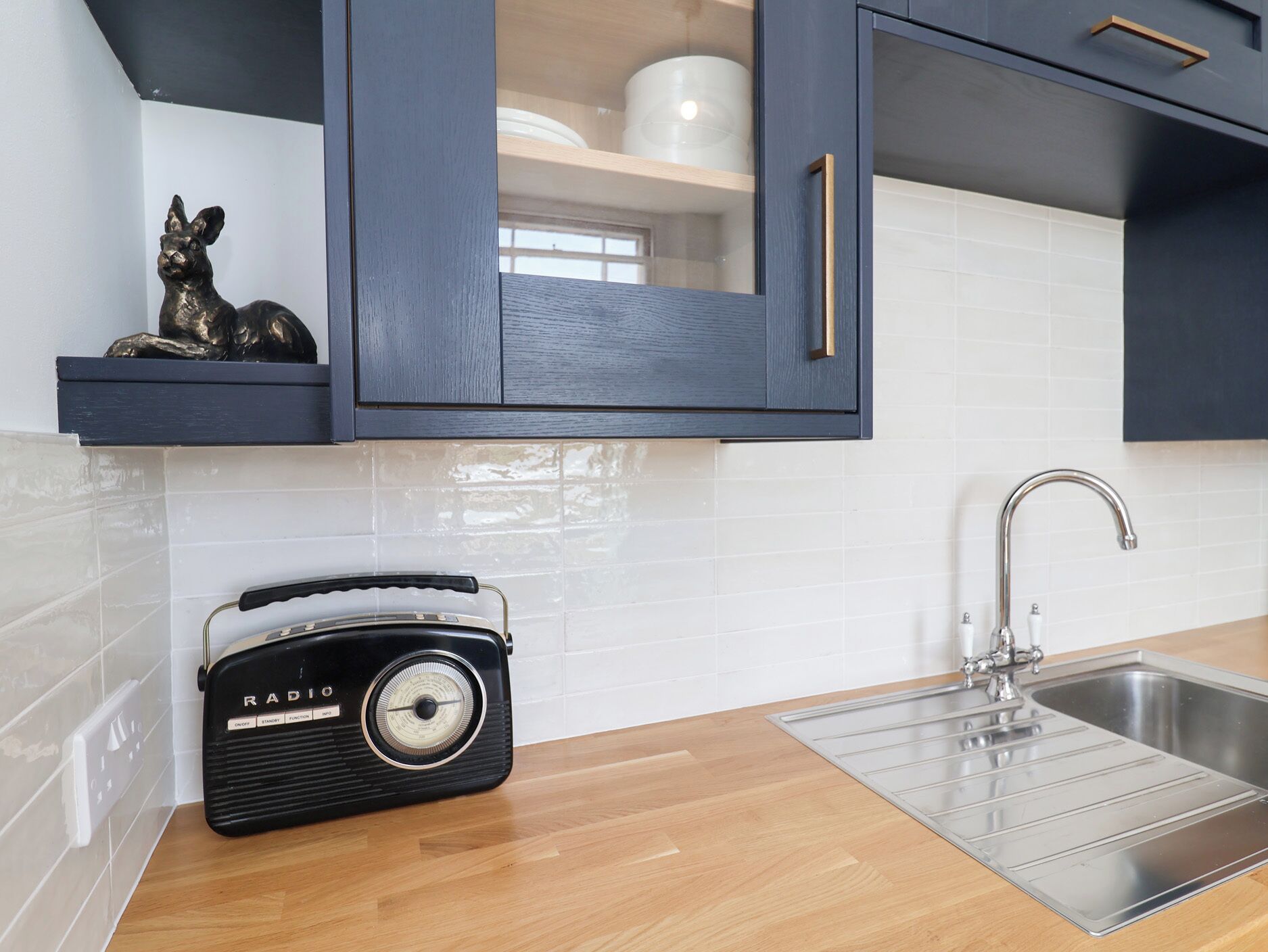 Dishwasher, cookware/dishes/utensils