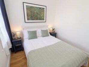 2 bedrooms, individually decorated, individually furnished, free WiFi