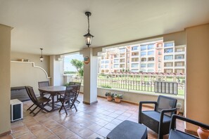 Apartment | Outdoor dining - Cozy Isla Canela Home for 5 Guests (Ayamonte)