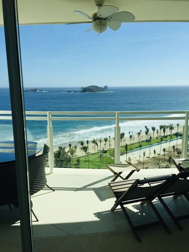 Wake Up to Ocean Views – Stylish 11th-Floor Coastal Escape