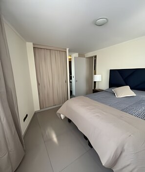 Basic Apartment | Blackout drapes, soundproofing, iron/ironing board, free WiFi