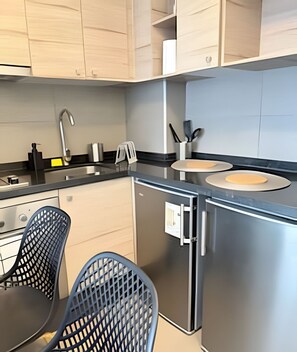 Basic Apartment | Private kitchen