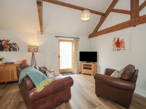 Living area - Oak Barn (Shrewsbury)