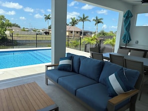 Pool - Gorgeous, new 3-bedroom, 3 bathroom house. heated Pool in Cape Coral , sleeps 8 (Cape Coral)