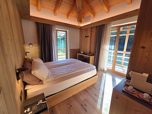 Superior Room, Balcony, Mountain View
