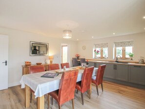 Dining - Willow Barn (Shrewsbury)