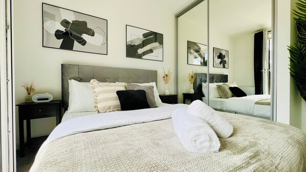 2 bedrooms, desk, iron/ironing board, free WiFi