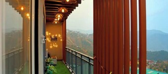 The Cloud Villa -Luxury 2BHK Flexigo Stays