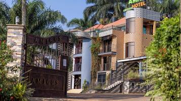 Fachada de la propiedad