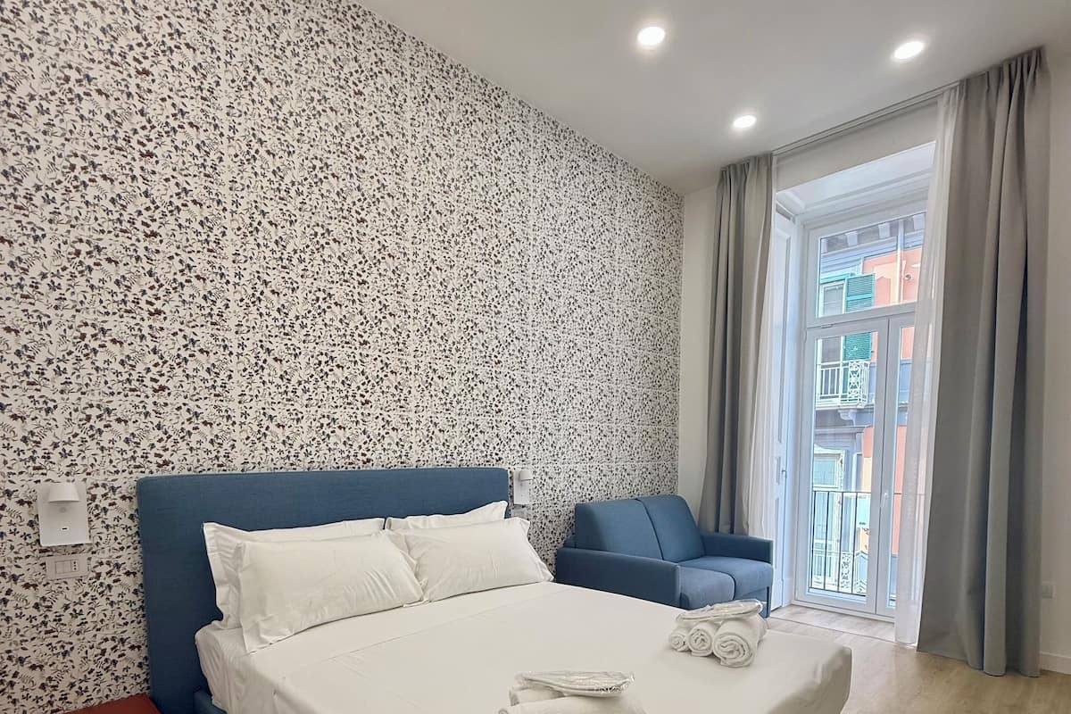 Comfort Room, Balcony, City View