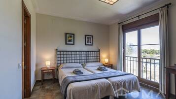 Apartment | 2 bedrooms, iron/ironing board