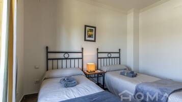 Huoneisto | 2 makuuhuonetta, silitysrauta/-lauta