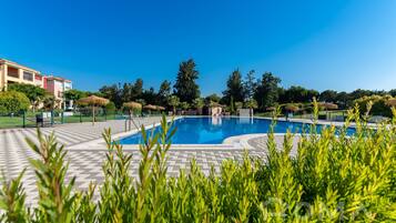 Appartement | Zwembad | Een buitenzwembad