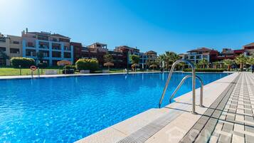 Apartment | Pool | Outdoor pool