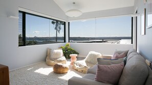 تلفزيون ذكي، كُتُب