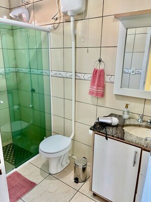 Hair dryer, towels, soap, toilet paper - Cozy house in Lages, 5 minutes from the pine nut festival. (Lages)