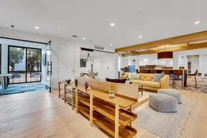 Interior - Perfect Family Destination! w/ Kids Lounge & Wifi (San Diego)