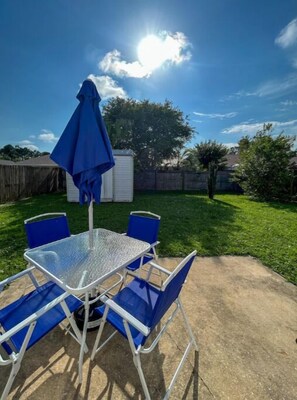 Outdoor dining