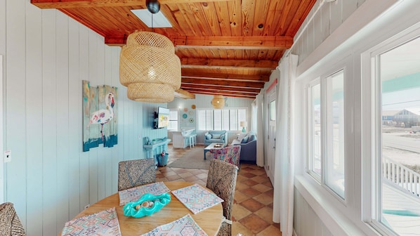 House, Multiple Beds, Balcony, Partial Ocean View (Foxie Moxies) | Interior