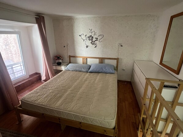 1 bedroom, Internet, bed sheets
