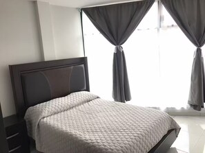 4 Schlafzimmer, Bügeleisen/Bügelbrett, WLAN, Bettwäsche