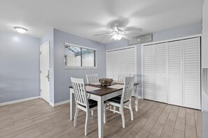 Appartamento, 2 letti queen (Sea Woods 211) | Pasti