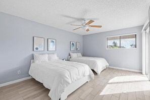 1 bedroom - Sea Woods 211 (New Smyrna Beach)