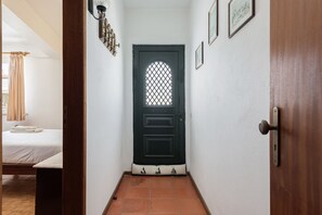 3 quartos, Wi-Fi de cortesia, roupa de cama