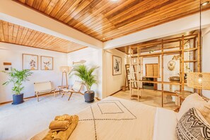 7 bedrooms, desk, iron/ironing board, WiFi - Villa Atlanta - Luxury 7BDR, Prime Location (Kecamatan Kuta)