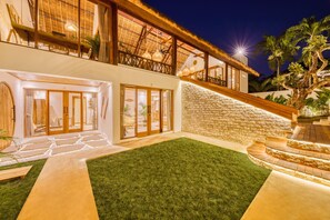 Exterior - Villa Atlanta - Luxury 7BDR, Prime Location (Kecamatan Kuta)