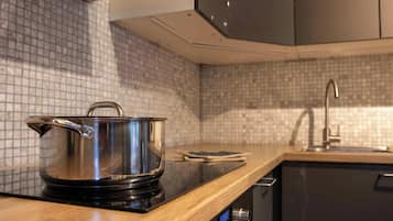 Frigorífic, rentaplats i cafetera i tetera