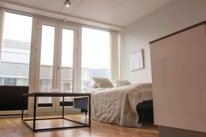 Bureau, Wi-Fi, draps fournis