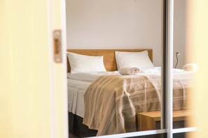2 habitaciones, escritorio, wifi y ropa de cama 