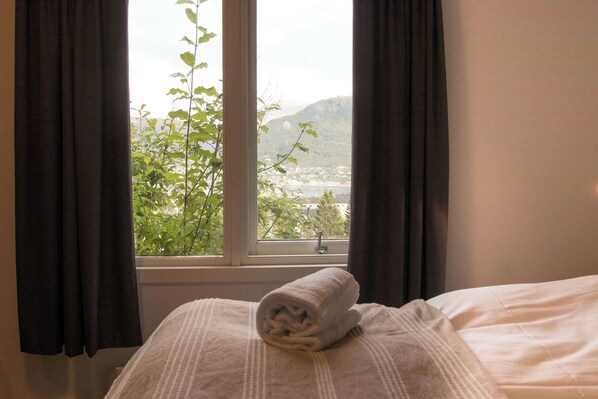 2 quartos, escrivaninha, Wi-Fi, roupa de cama