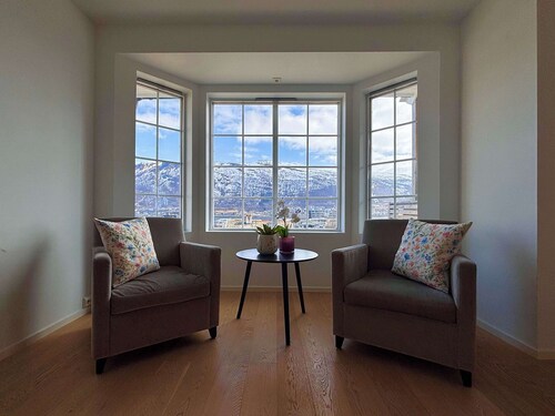 Modern and Stunning House view