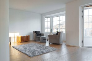 Unclassified image, 4 of 45, button - Modern and Stunning House view (Tromsø)