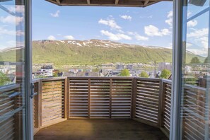 Unclassified image, 5 of 45, button - Modern and Stunning House view (Tromsø)