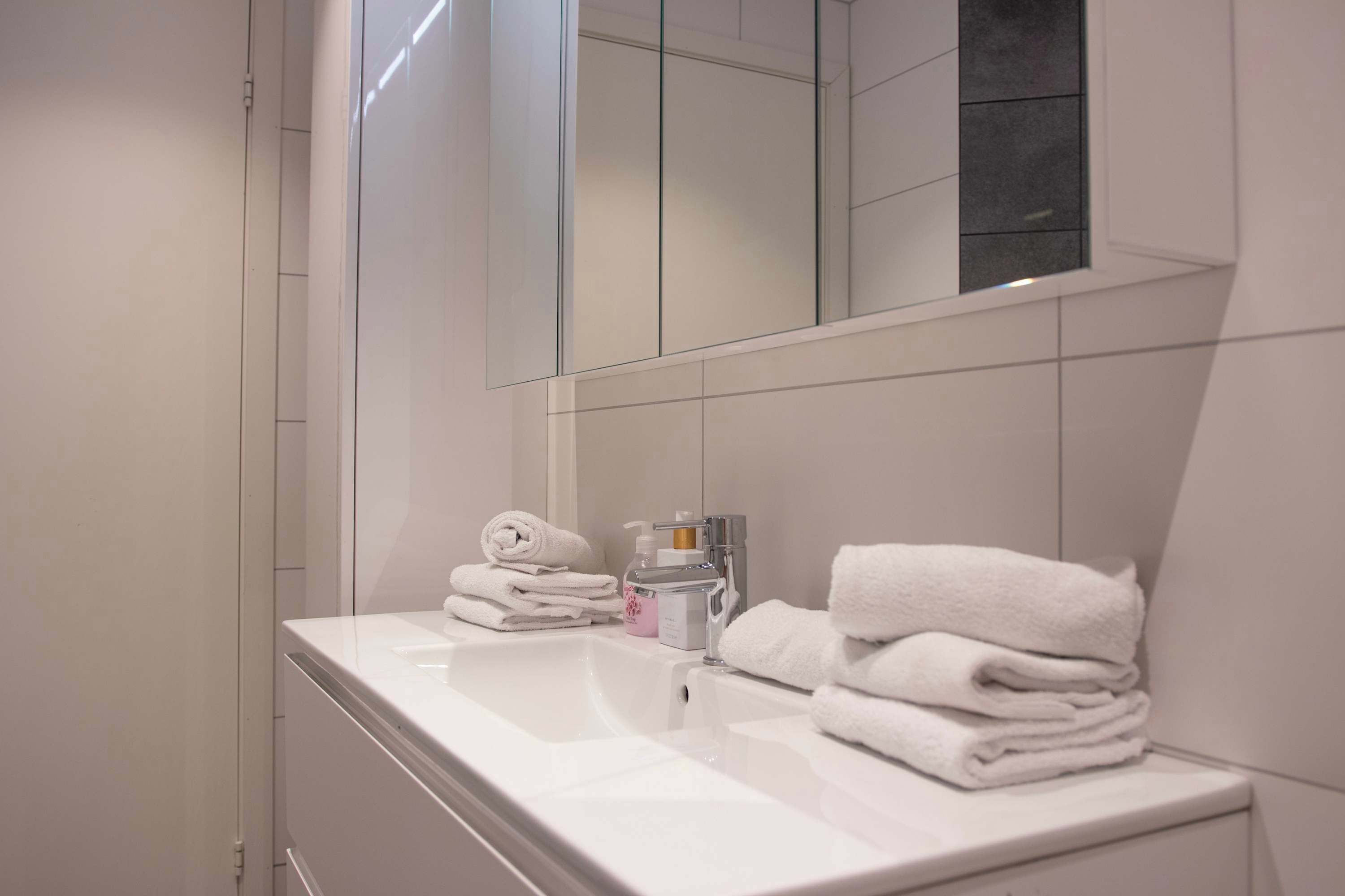 Bruser, hårtørrer, håndklæder