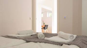 2 bedrooms, WiFi, bed sheets