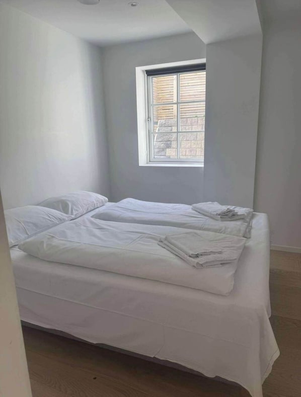 2 bedrooms, WiFi, bed sheets