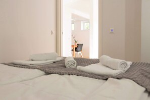 2 bedrooms, WiFi, bed sheets