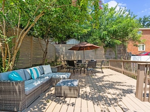 Terrace/patio - Contemporary | Lux | Pad & Patio (Arlington)