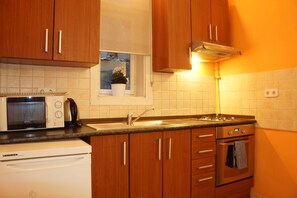 Microonde, forno, piano cottura