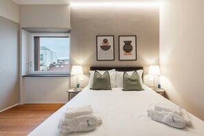 Desk, iron/ironing board, free WiFi, bed sheets