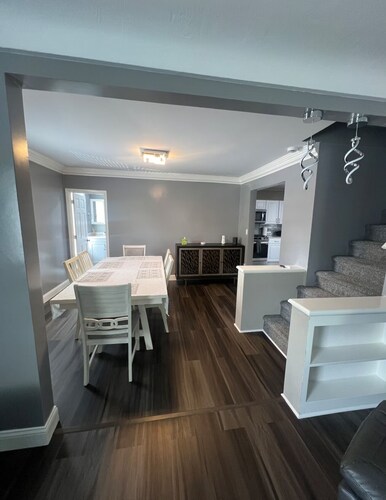 Spacious 4-bedroom house in charming Sandusky with AC